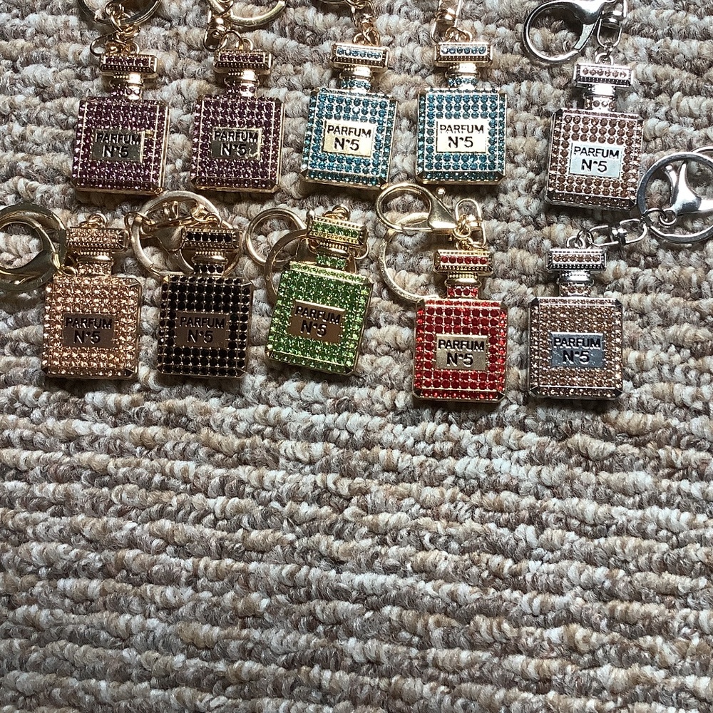Parfum #5 bag charms, keychains, backpacks